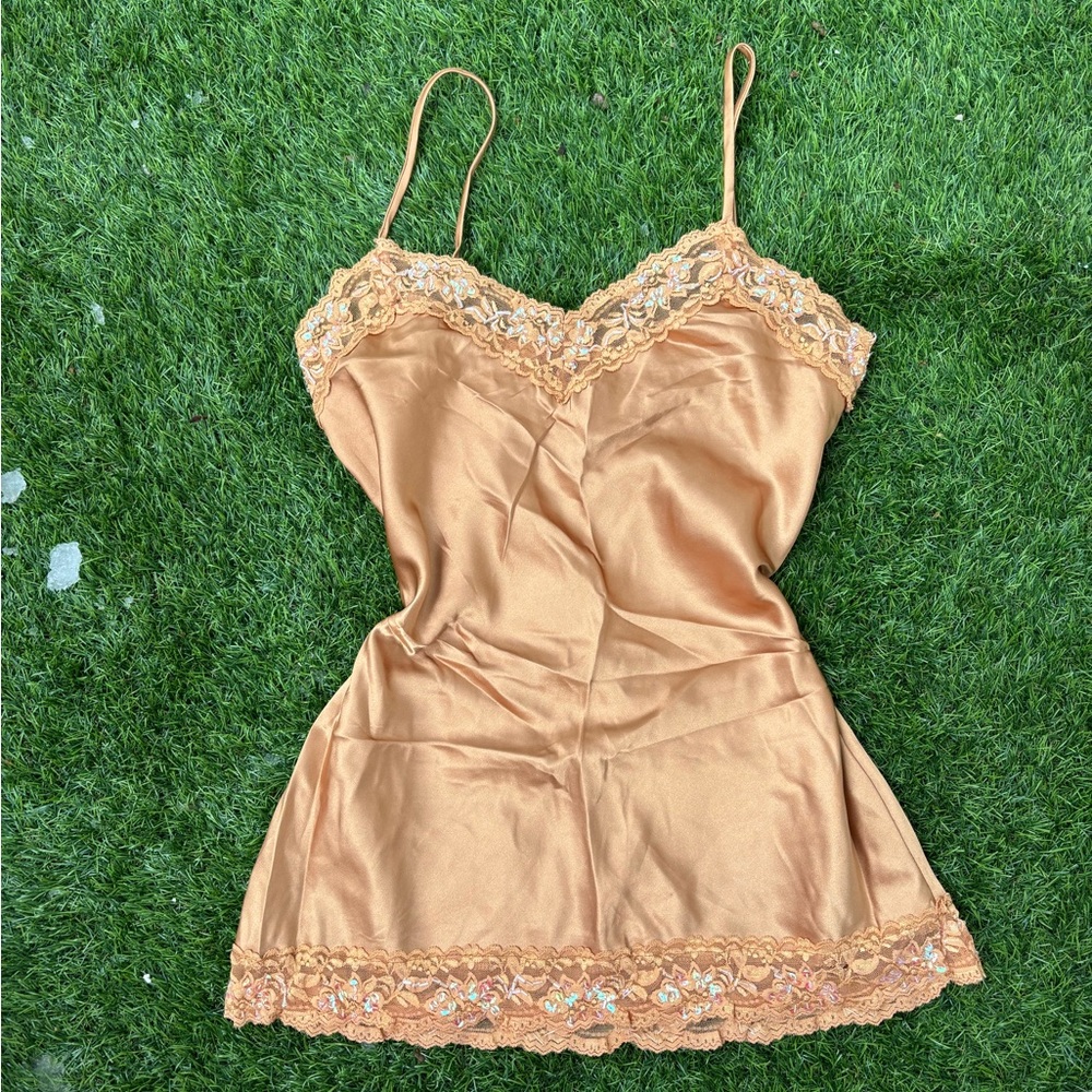 Vintage F21 Y2K  bronze satin cami top with lace trim.